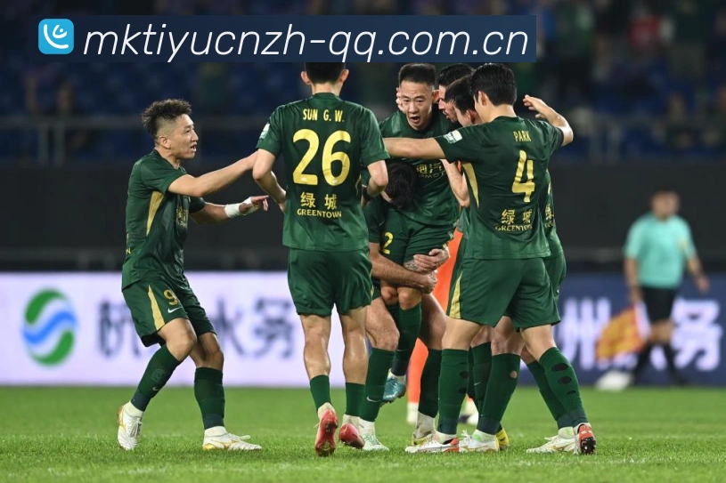 东契奇连续二十六场得分超四十创历史第三詹姆斯投篮命中率刷新个赛场复盘:最新赛事动态与深度分析 东契奇连续二十六场得分超四十创历史第三詹姆斯投篮命中率刷新个赛场复盘:最新赛事动态与深度分析